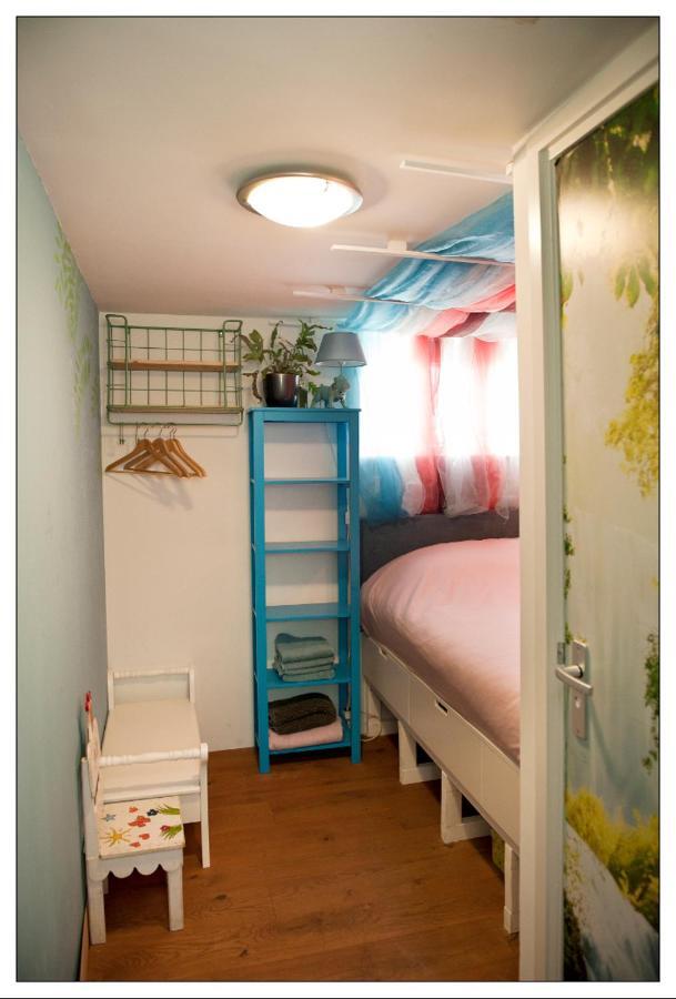 Private Guesthouse Bnb The Waterhouse Houseboat Amsterdam Eksteriør bilde